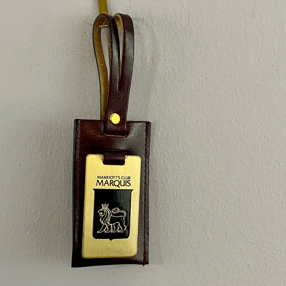 Vintage Marriott's Club Marquis Leather Luggage Tag Brass Lion Logo Travel Bag